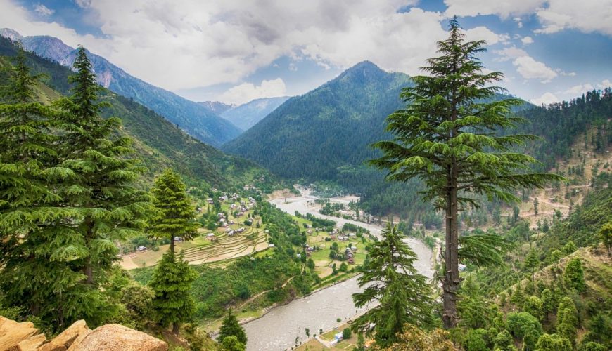 Kashmir Tourism 2025: Best Places, Seasons & Tips